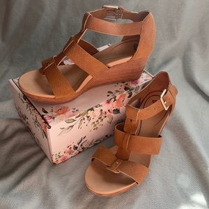 Dr Scholls Dressy Tan Wedges, US W Size 9